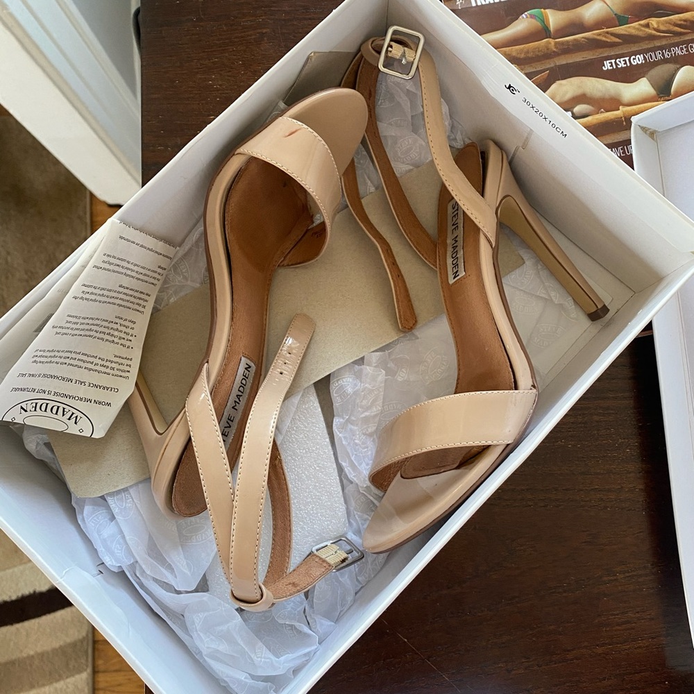 Steve Madden nude pumps